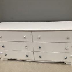 White Monterey 6-drawer dresser