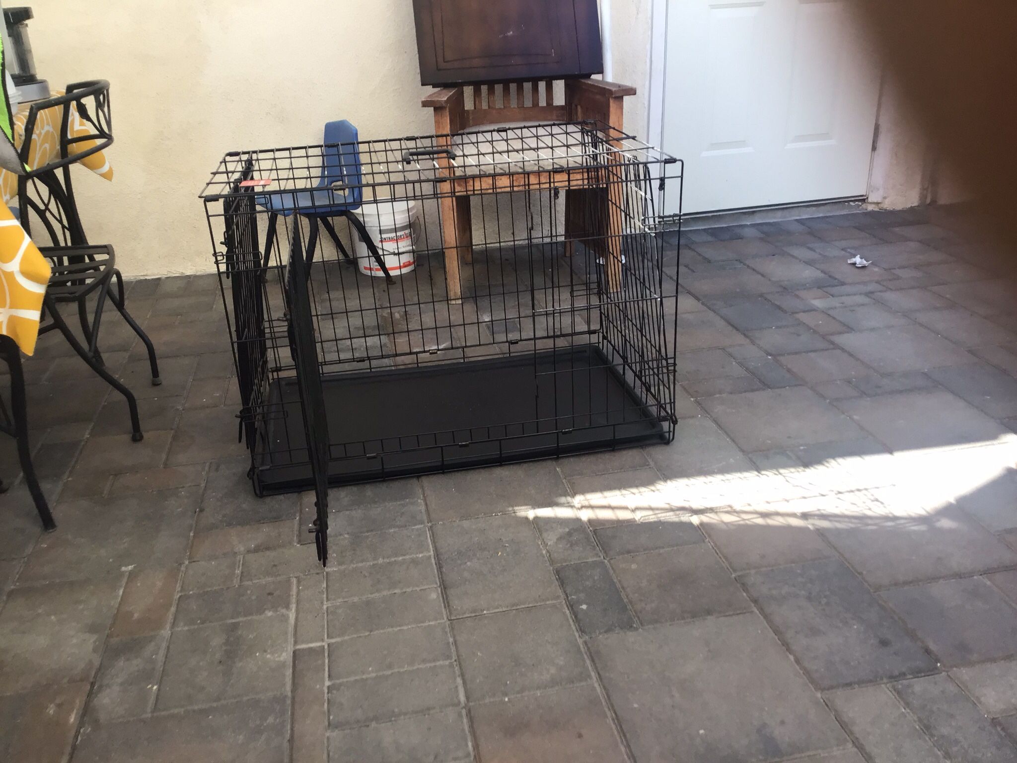 DOG CAGE 36”25”22”
