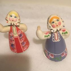 Vintage dancing Russian doll Bobbleheads set of 2 Babushka  Soviet dancers red and blue