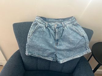 American Eagle Light Wash Denim Shorts size 2 us