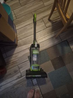 Eureka Air Speed Ultra-light Weight Nagless Upright Vacuum