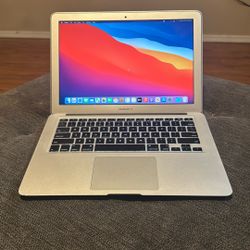 MacBook Air 13 Inch Excellent Condition With Charger