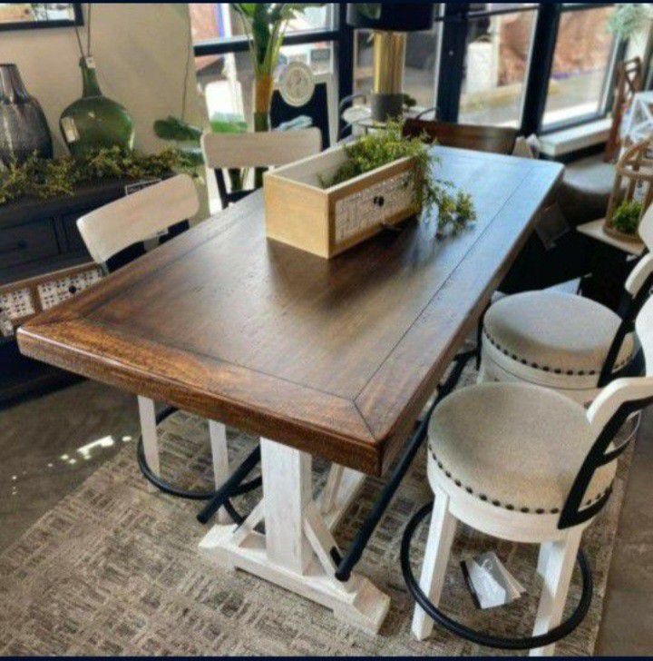 Ashley Valebeckk Brown Table| Four Chairs| Home Decor, Garden, Kitchen, Home Improvement