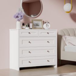 White Chest of Drawers for Bedroom with 5 Drawers, 39.4" Wood Dresser with Metal Handles, Modern Drawer Dresser for Bedroom, Living Room, Porch