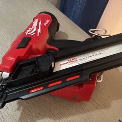 Milwaukee M18 FUEL 3-1/2 in. 18-Volt 30-Degree Lithium-Ion Brushless Cordless Framing Nailer (Tool-Only)