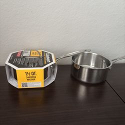 Cuisinart Brand New Pot W/lid And Other Pot Is Used With Out Lid Un Excellent Condition Both For $25