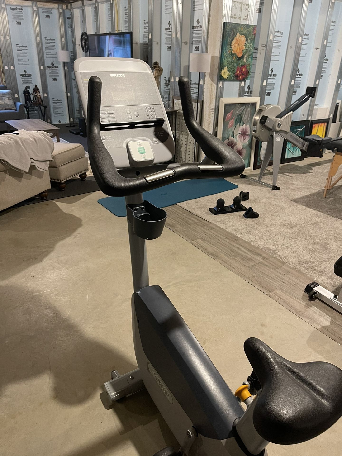 Precor Commercial Upright Bike
