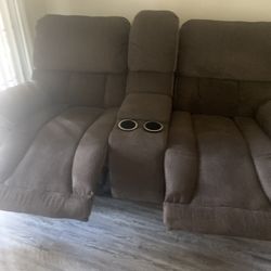 Double recliner loveseat