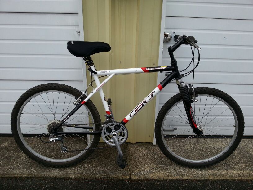 Mens GT Saddleback Hardtail Mountain Bike (18" frame)