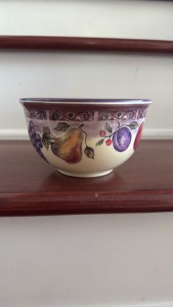 Vintage fruit cereal bowl