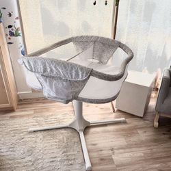 Halo Twin Swivel Bassinet
