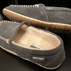 MOCCASIN SLIPPERS