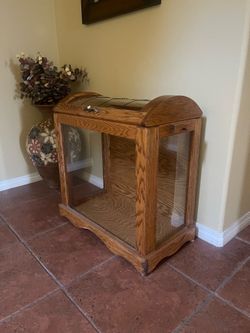 Vintage Oak Quilt Display Case
