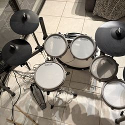 Simmons Titan 70 Electric Drum Set