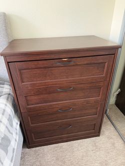 Chest of drawers