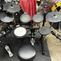 Yamaha DTX502 Electronic Drum Set