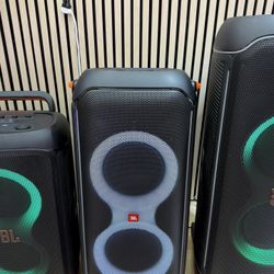 JBL PartyBox 710 β 800W Bluetooth Party Speaker