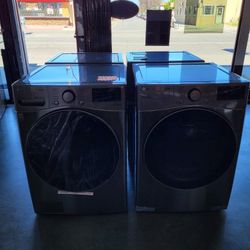 LG ThinQ Front Load Washer 4.5 Cubic Feet  AND  Gas Dryer 7.4 Cubic Feet N79 