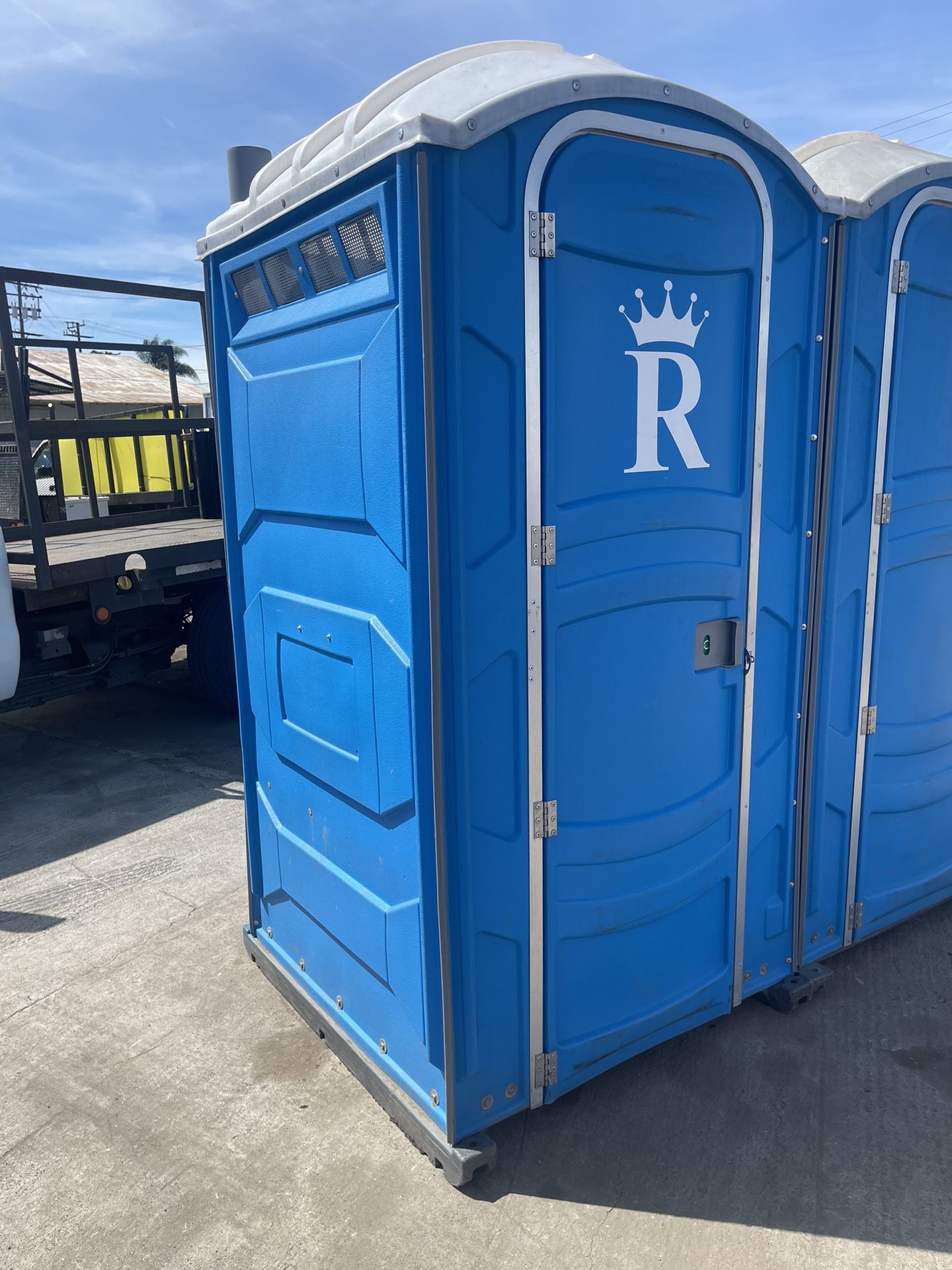 Portable Potty for Sale in Los Angeles, CA OfferUp