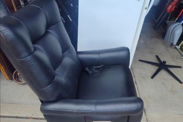 Free Black Adjustable Leather Recliner - Needs to Be Reconnected to Base