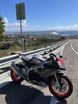 2017 Aprilia RSV4