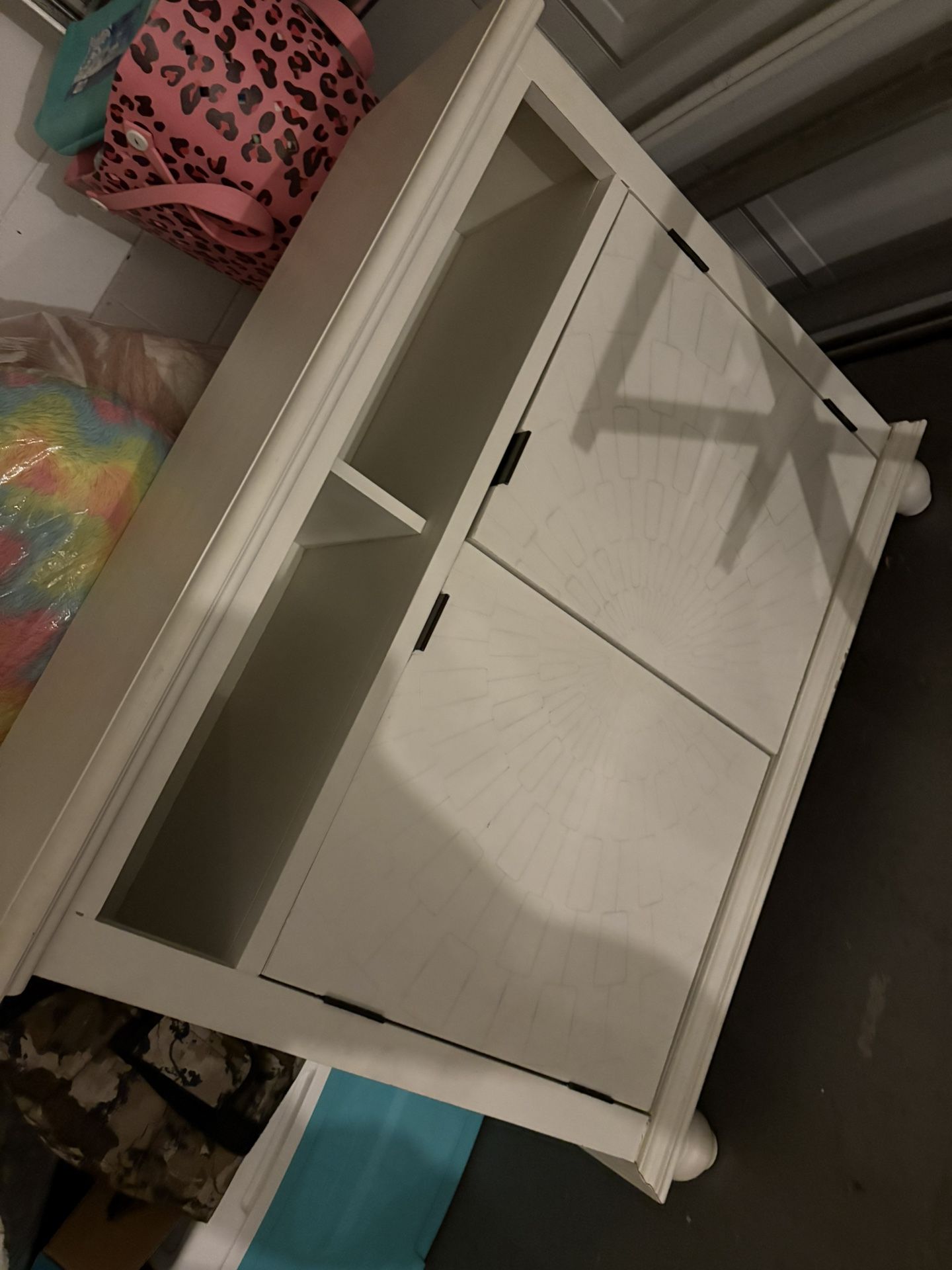 WHITE WOOD DRESSER/TV Stand
