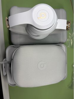 Beats Solo 4