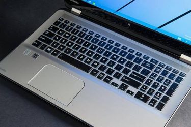 15"Toshiba touchscreen laptop-i7(4510u cpu)2.6ghz,8gigs,256gbssd,hdmi - (Backlit keyboard, win10 pro and office)