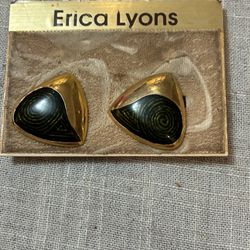 Vintage Erica Lyons Goldtone Enamel Design Clip On Earrings 