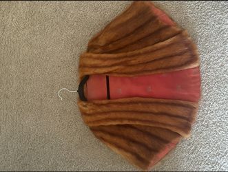 Women’s - Vintage Faux Fur Cape