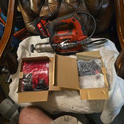 Milwaukee M18 Grease Gun