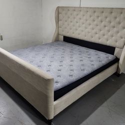 King Bed Frame (Great Condition)