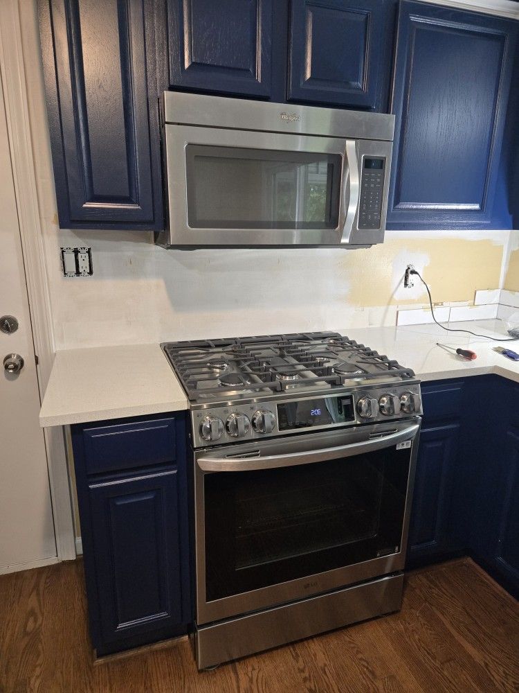 Whirlpool Over The Range Microwave- Fresh off The Wall, Works Great