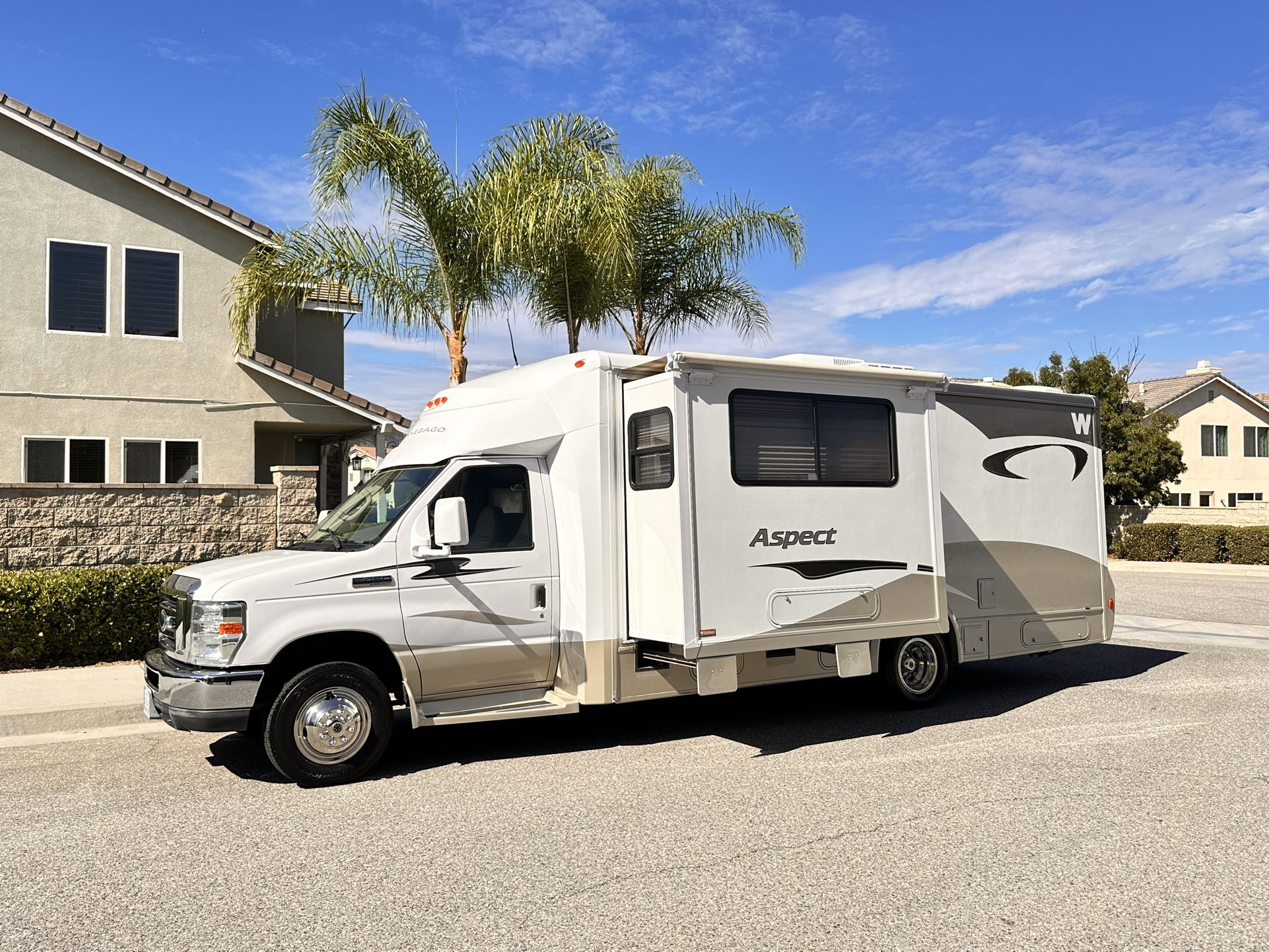2008 Winnebago Aspect