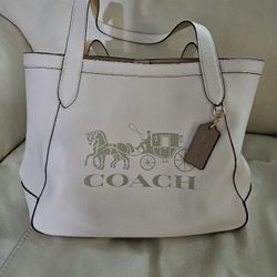 NEW COACH HANDBAG