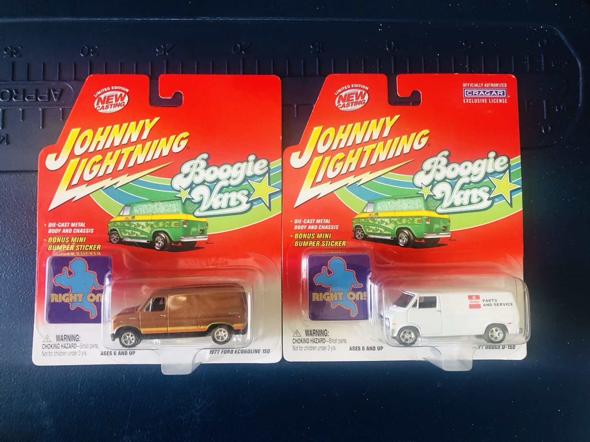 Johnny Lightning Boogie Vans 