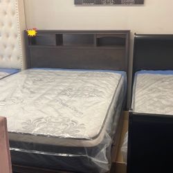 Queen Bed With Drawers 