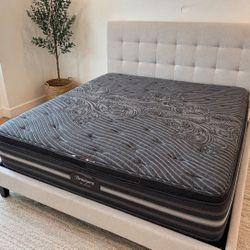 Luxury Beautyrest Black King – Like New – MUST SELL – Boca Raton