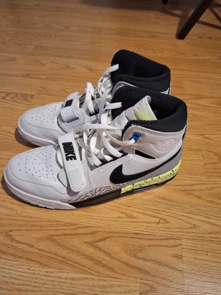 Nike Air Jordan Retro Basketball Size 11