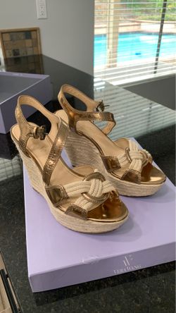 Vera wang wedges
