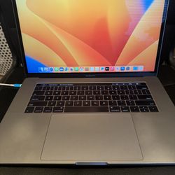 MacBook Pro 2017 i7 (15-inch) w/ Touch Bar 16GB 256 GB SSD 