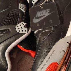 Jordan 4 Bred