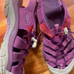 Women’s Purple Magenta Keen Hiking Sandals Size 11