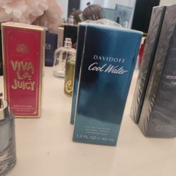 Men And Woman Perfumes And Cologne 