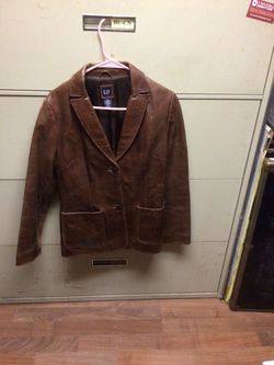 Women’s 100% Leather Jacket 🩷 GAP Size M 🩷