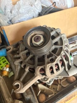 Used Car Alternator with Pulley