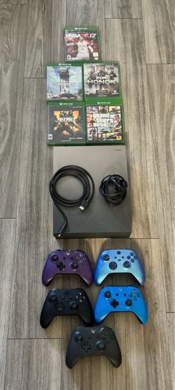 Xbox One X Bundle – 5 Official Controllers + 5 Games