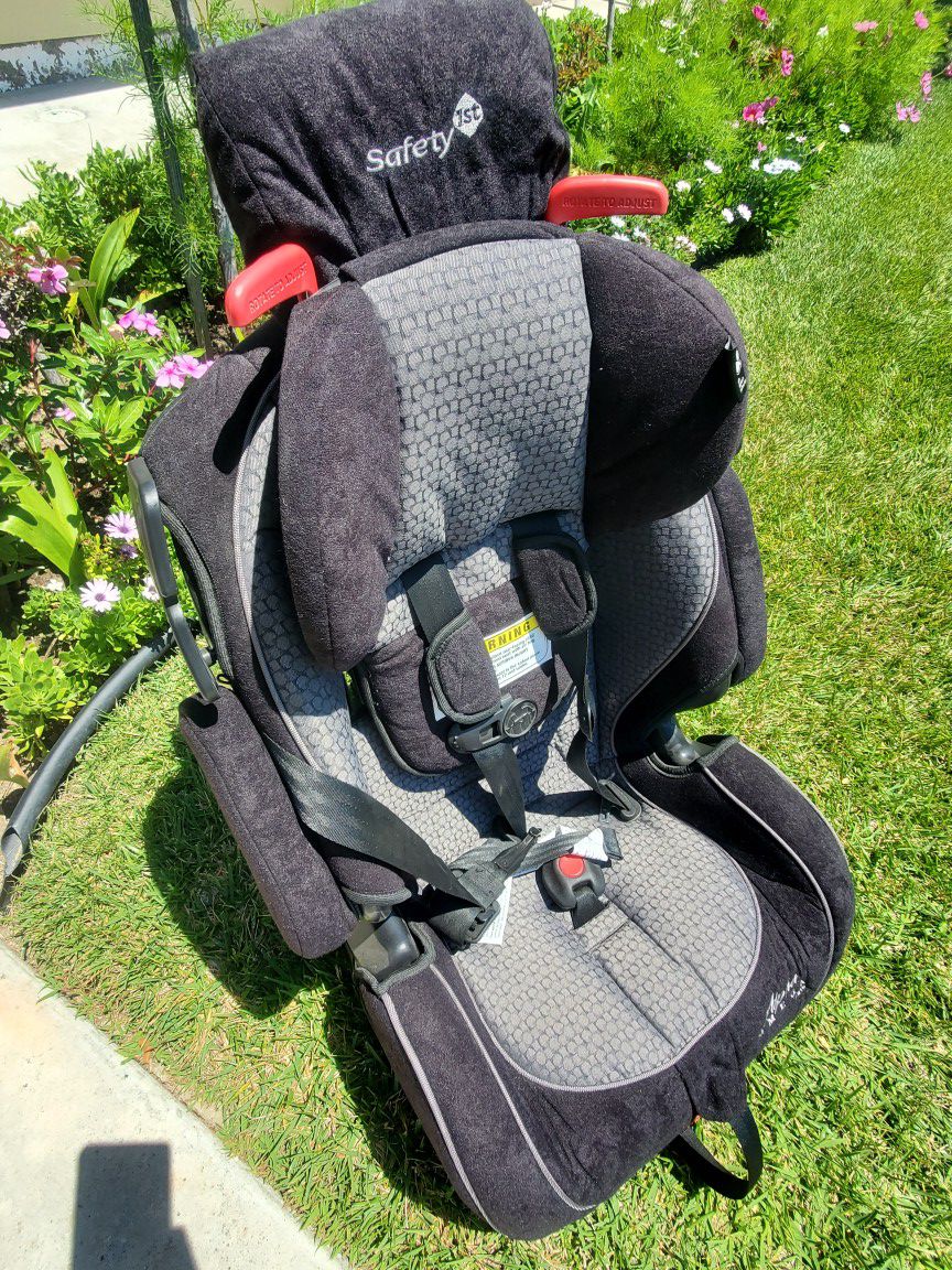 Car seat in Good Condition Not Recalled Alpha Omega Elite