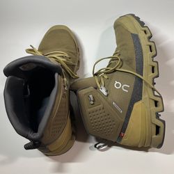 On Running Cloudrock 2 Waterproof boots size 9.5M