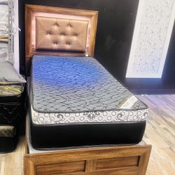  🛌 Queen Mattress Come With Bed Frame (Headboard & Footboard) With Light 💡 + Box Spring – Ready for Delivery Today!